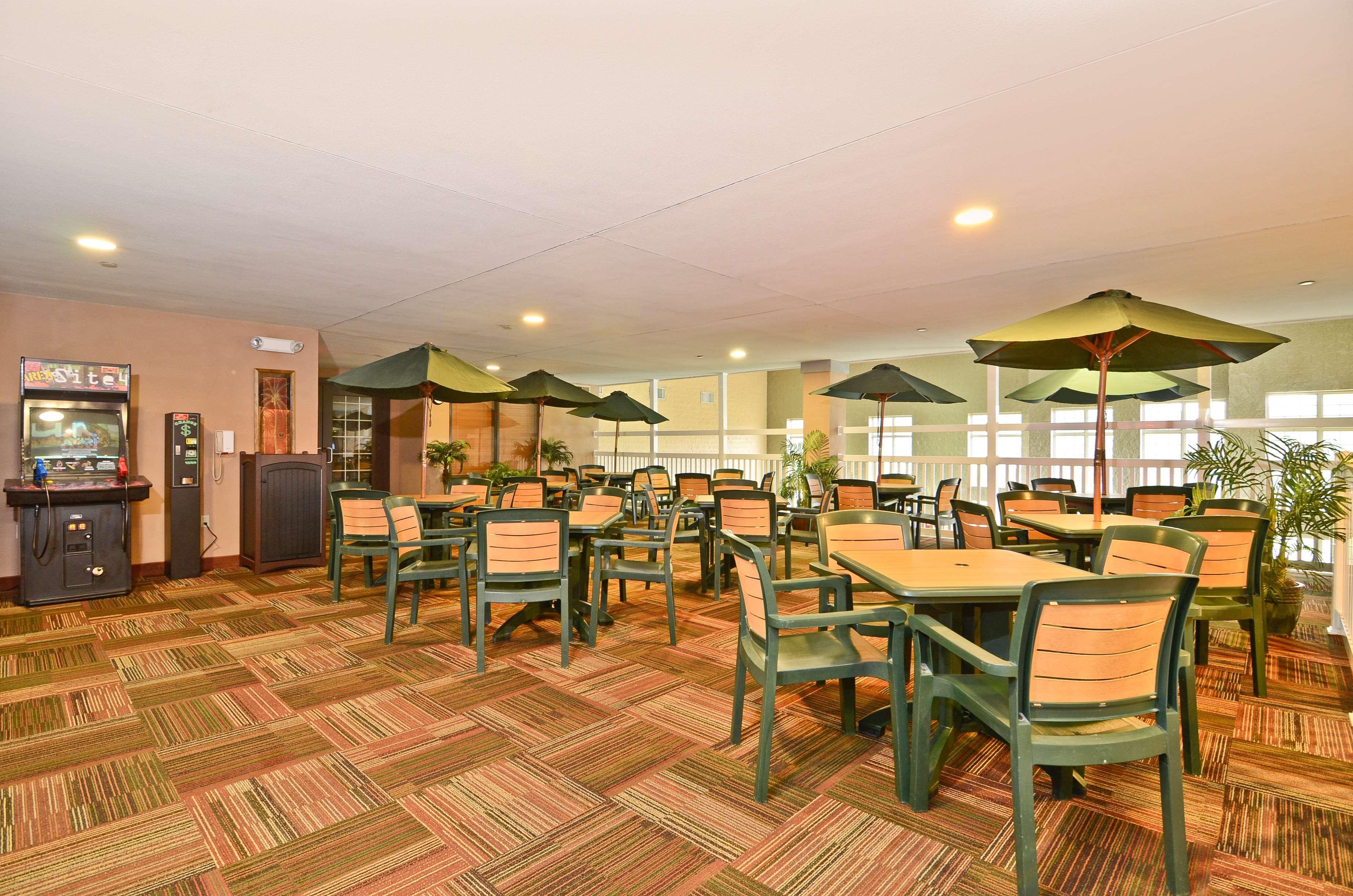 Best Western Premier Bridgewood Hotel Resort Neenah Extérieur photo