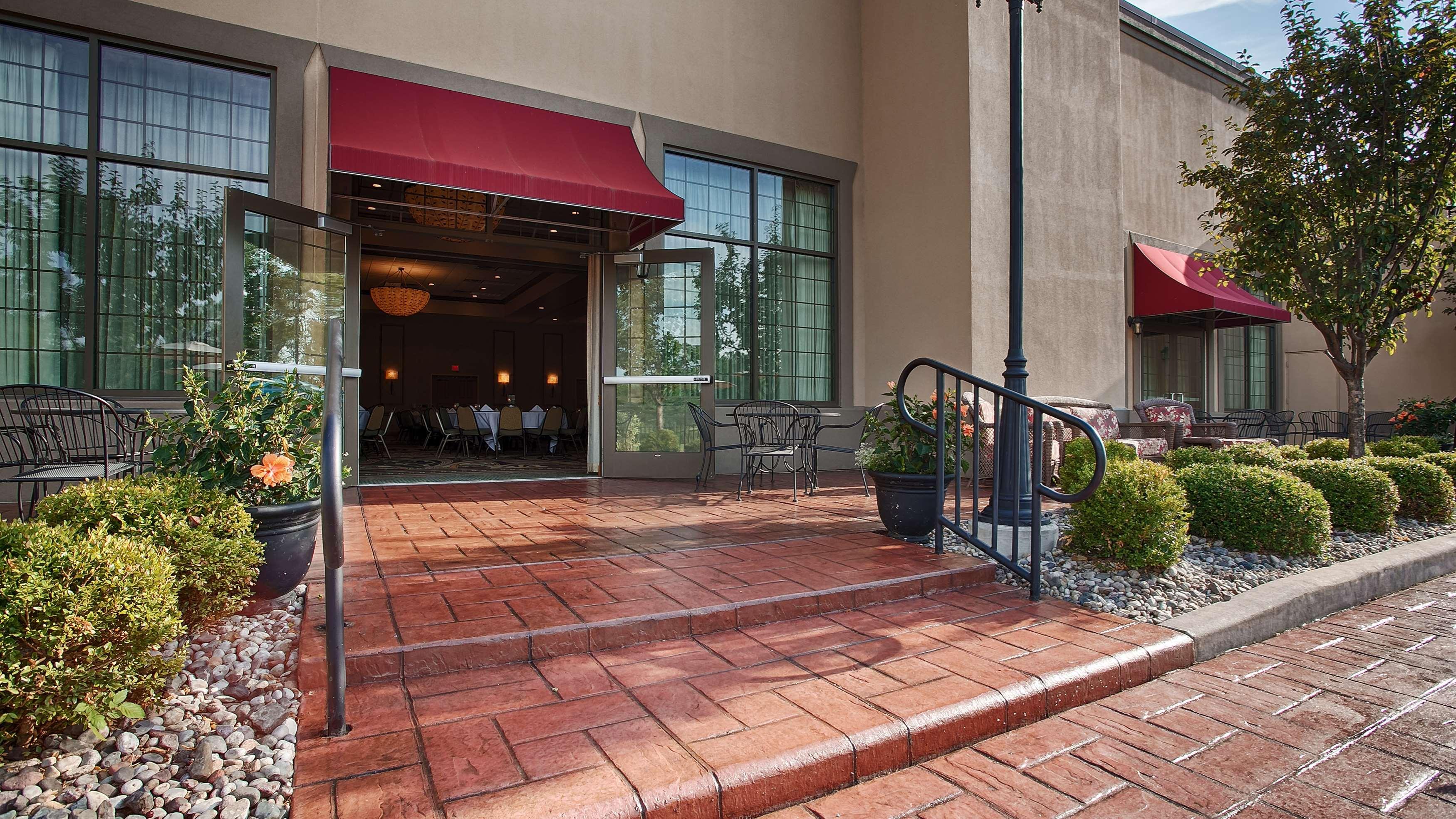 Best Western Premier Bridgewood Hotel Resort Neenah Extérieur photo