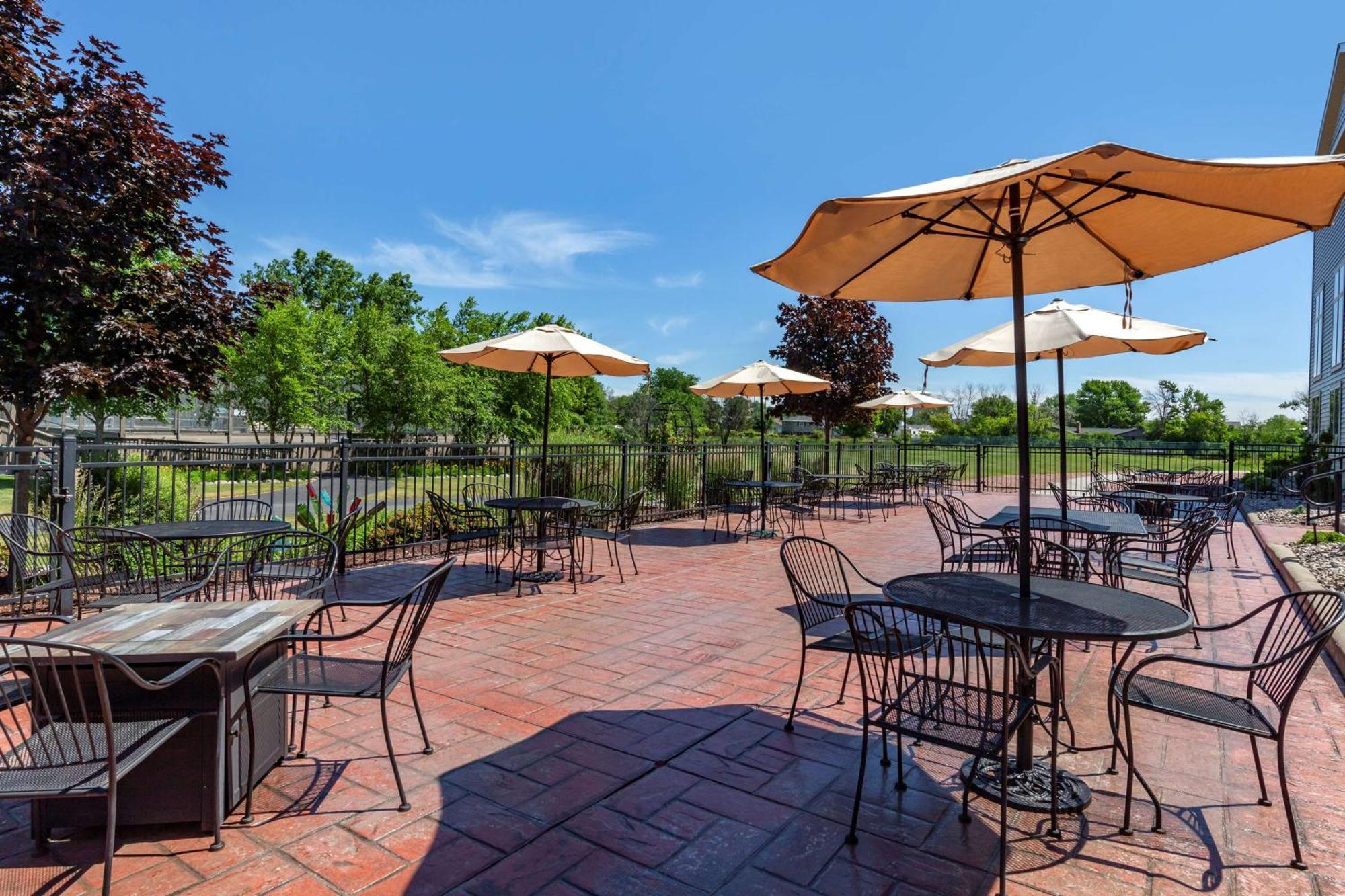 Best Western Premier Bridgewood Hotel Resort Neenah Extérieur photo