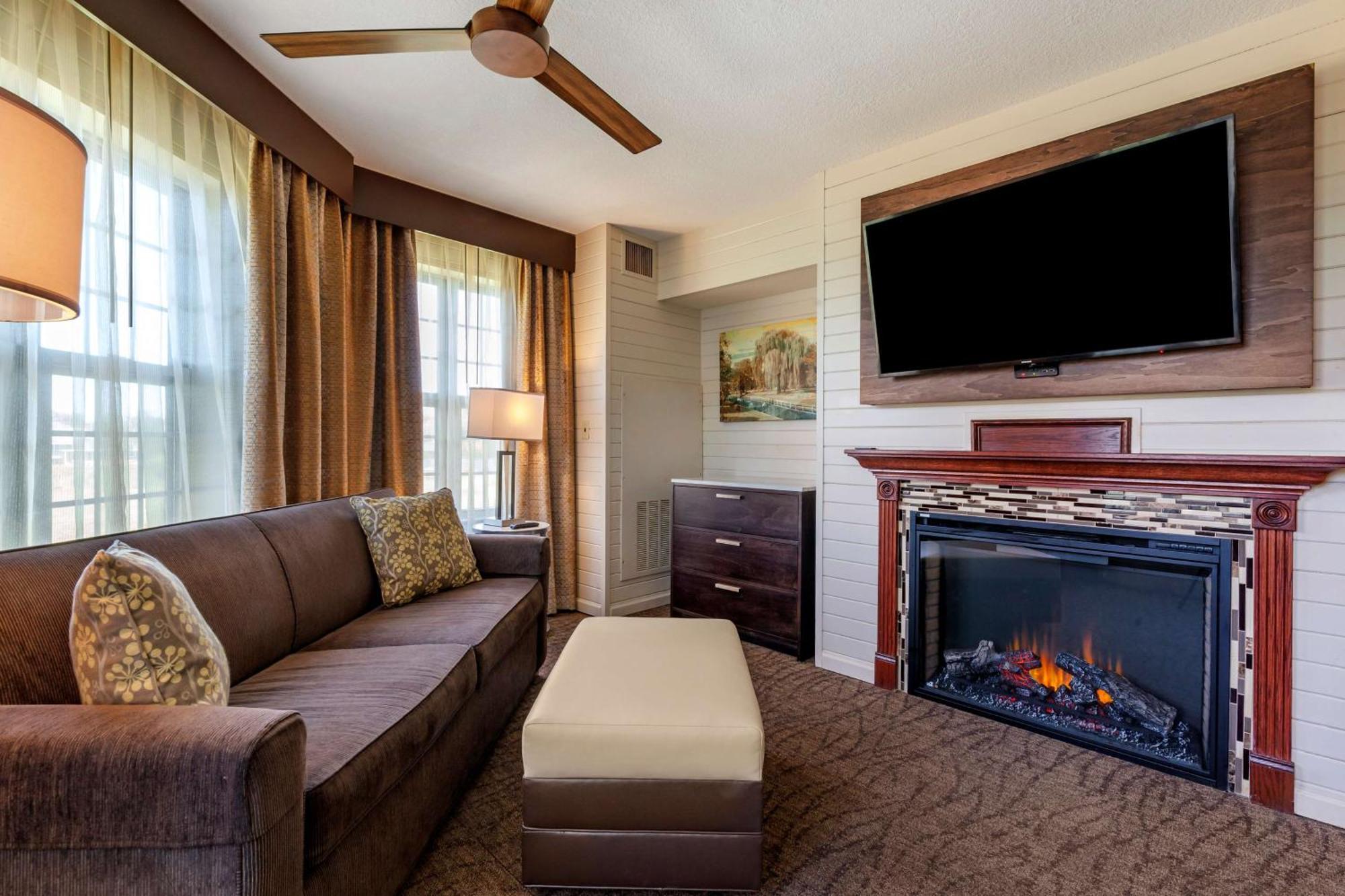 Best Western Premier Bridgewood Hotel Resort Neenah Extérieur photo