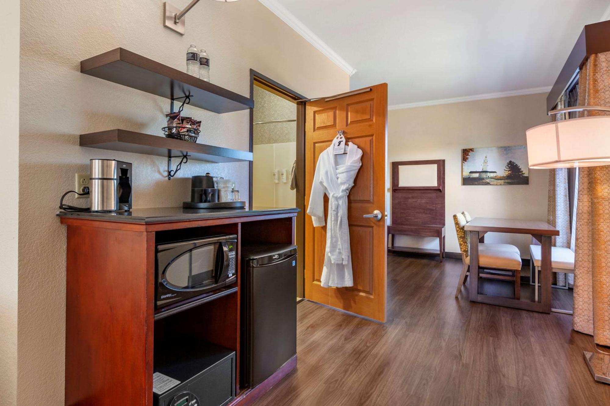 Best Western Premier Bridgewood Hotel Resort Neenah Extérieur photo